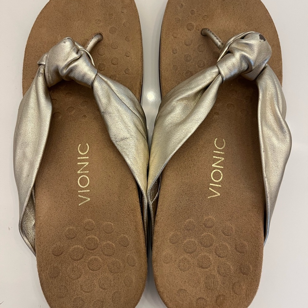 Vionic Metallic Knot Sandals